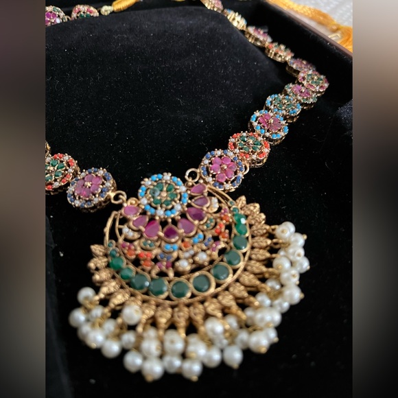 Multi colored gold necklace soho pearls. - Picture 2 of 2